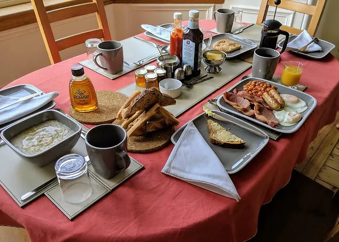 Falcon Crest Guest House